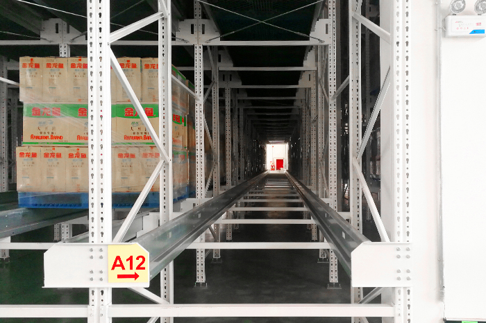 比普通貨架更具優(yōu)勢的穿梭式貨架，不用真的會后悔！